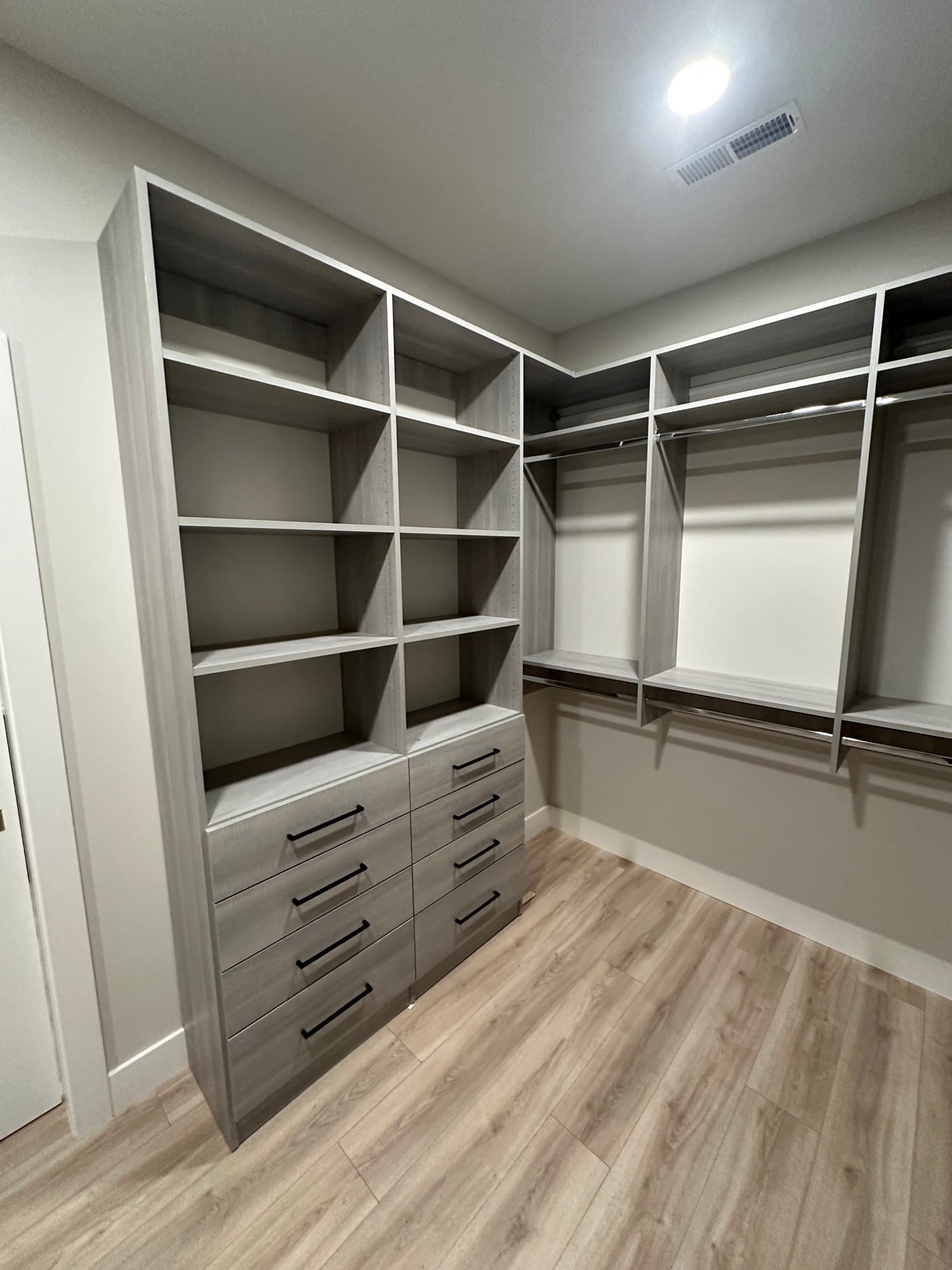 Builder walk-in shelving