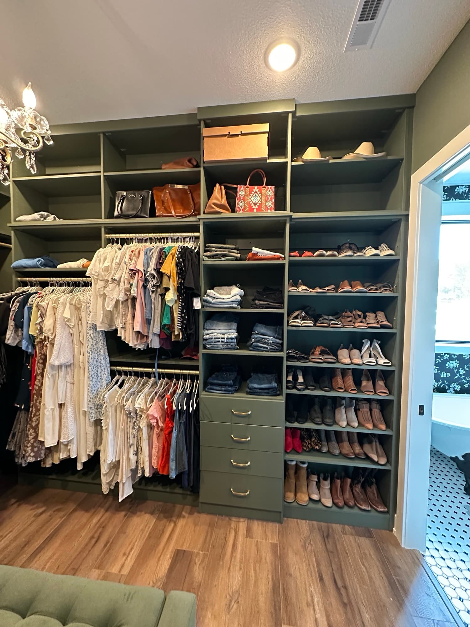Walk-in closet shelving