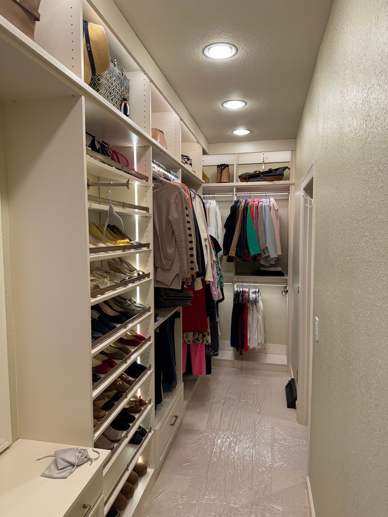 Walk-in closet shoe shelves