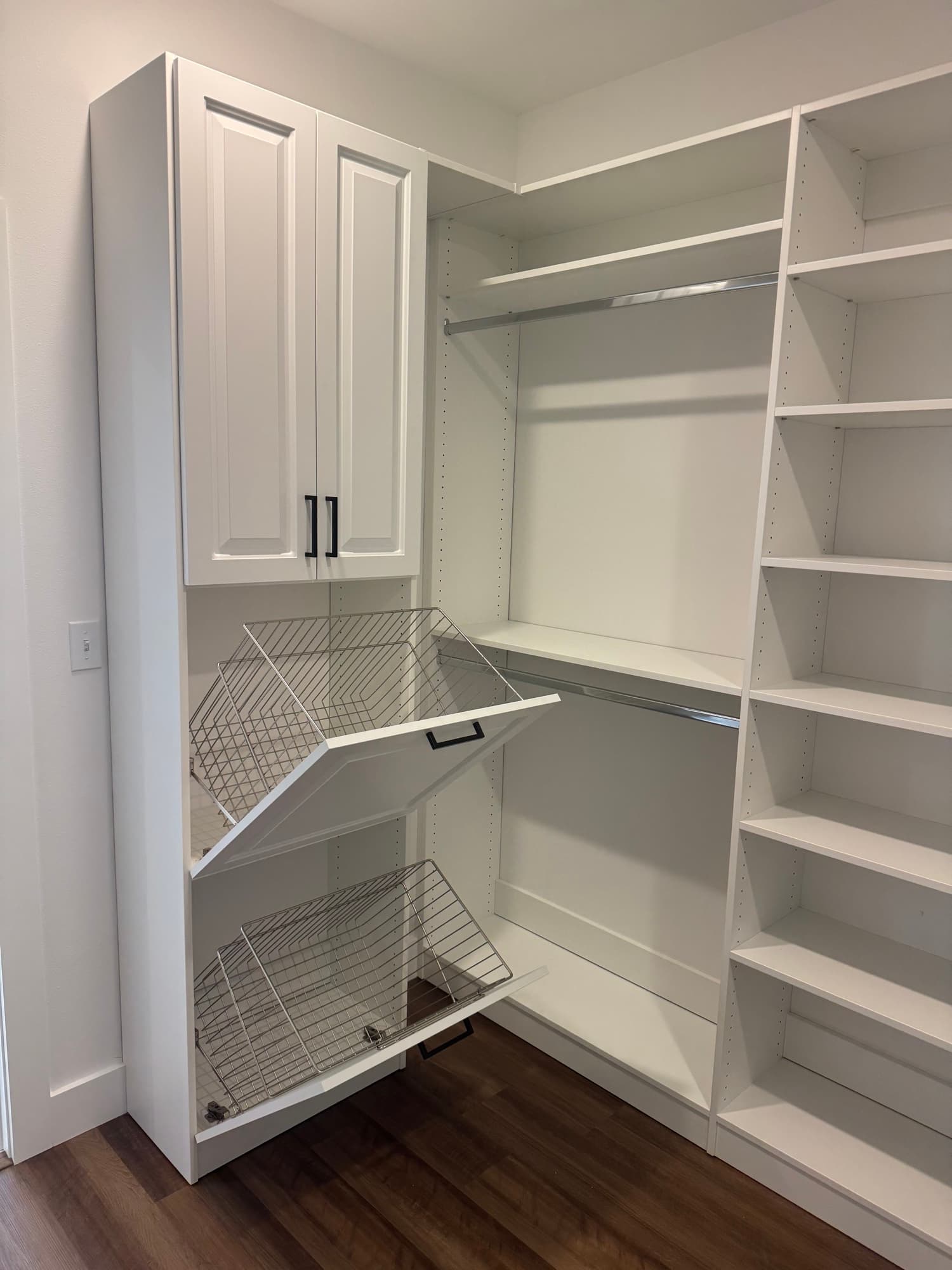 Walk-in closet detail